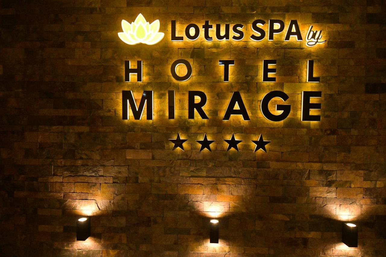 Mirage Resort & Spa Viseu de Sus Bagian luar foto