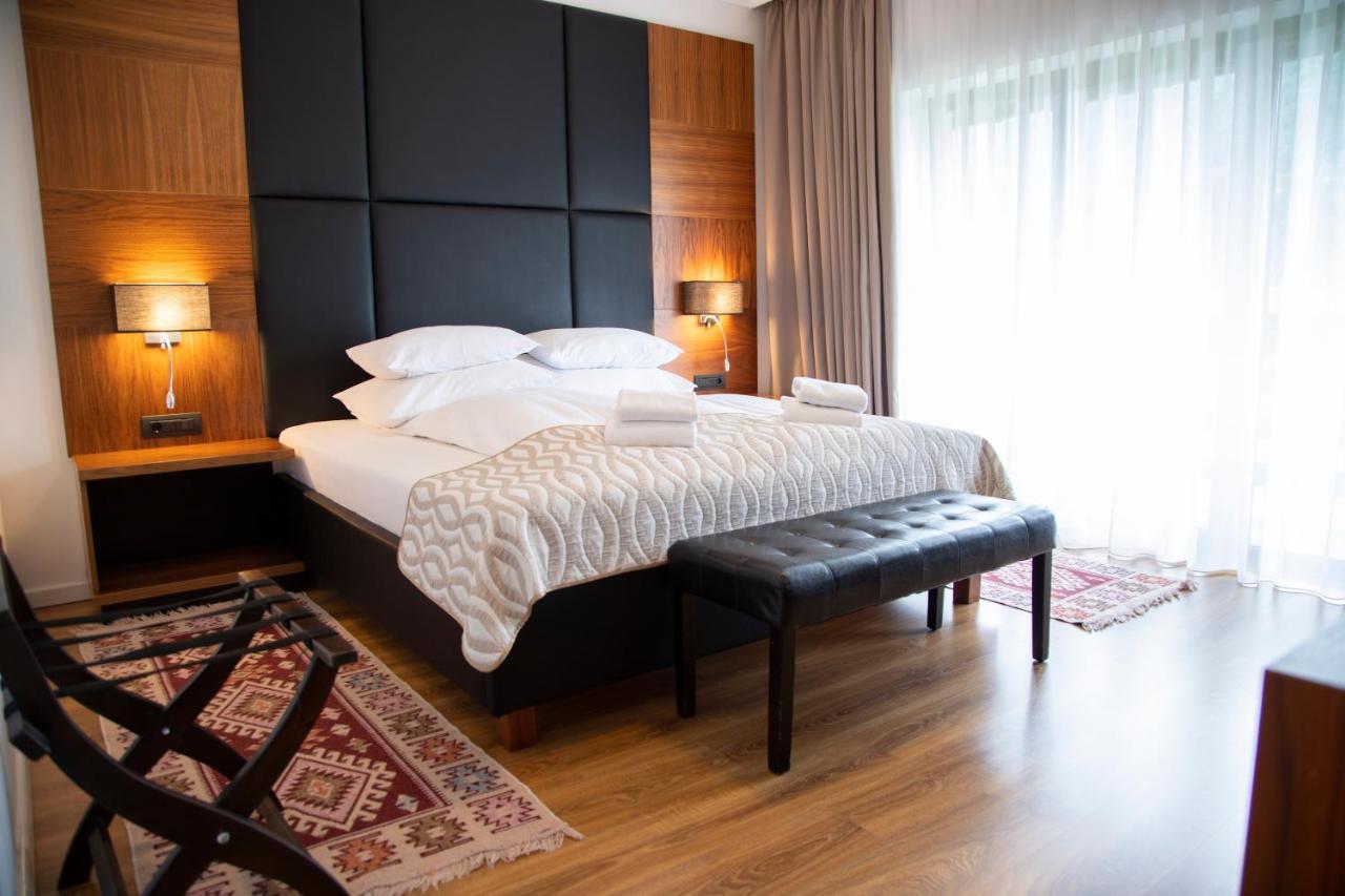 Mirage Resort & Spa Viseu de Sus Bagian luar foto