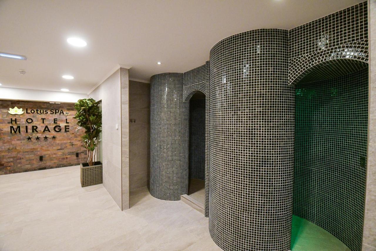 Mirage Resort & Spa Viseu de Sus Bagian luar foto