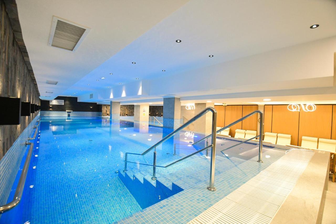Mirage Resort & Spa Viseu de Sus Bagian luar foto
