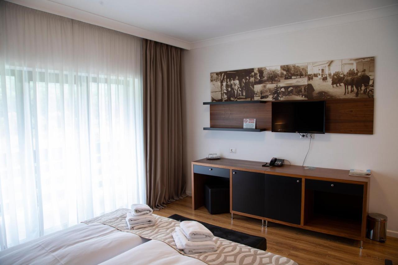 Mirage Resort & Spa Viseu de Sus Bagian luar foto