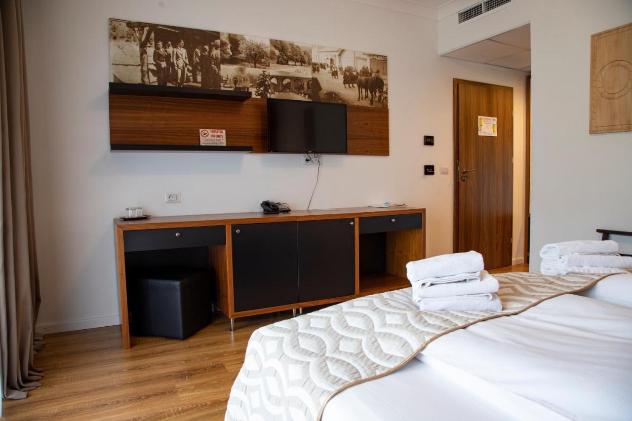 Mirage Resort & Spa Viseu de Sus Bagian luar foto