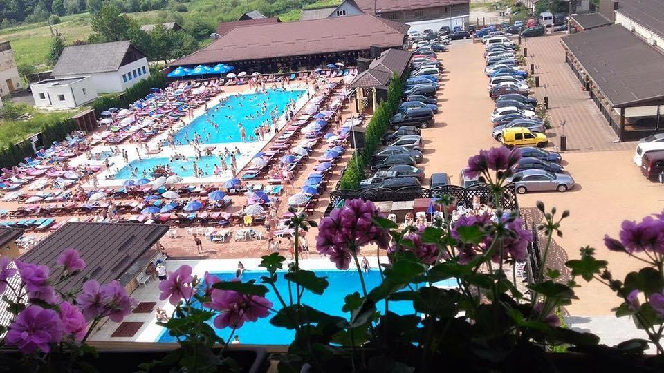 Mirage Resort & Spa Viseu de Sus Bagian luar foto