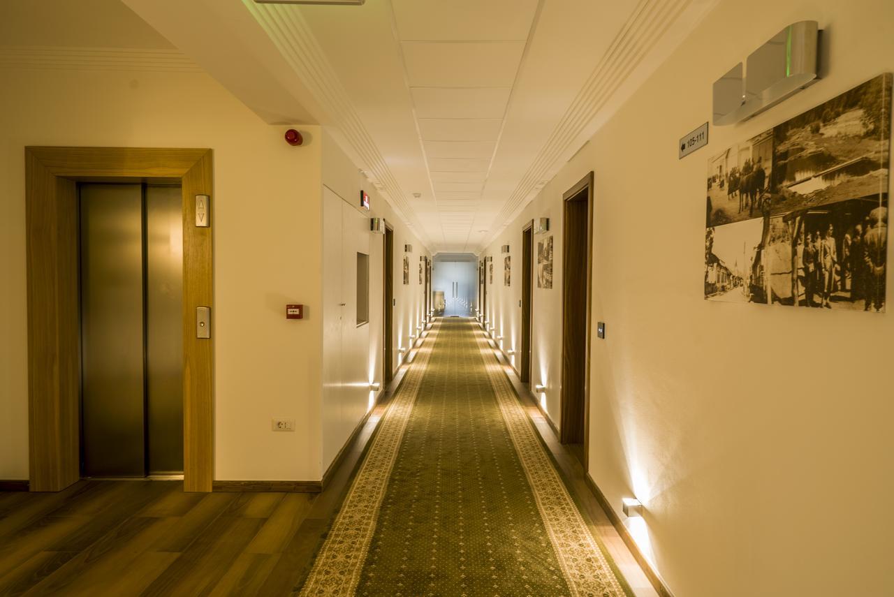Mirage Resort & Spa Viseu de Sus Bagian luar foto